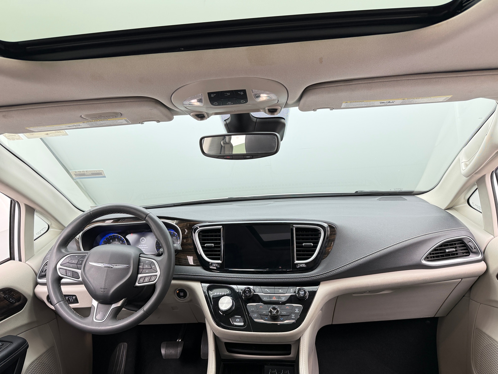 Thumbnail: 2023 Chrysler Pacifica - 2