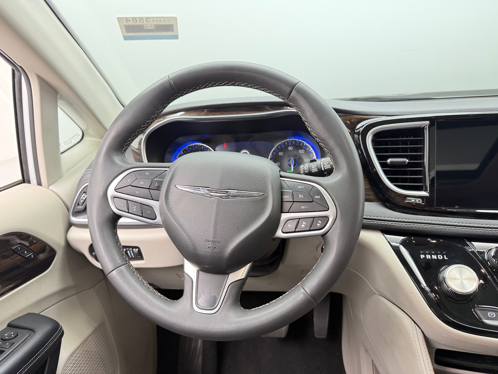 Thumbnail: 2023 Chrysler Pacifica - 4
