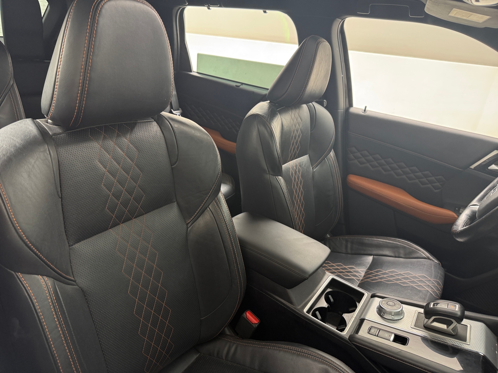 Thumbnail: 2022 Mitsubishi Outlander - 2