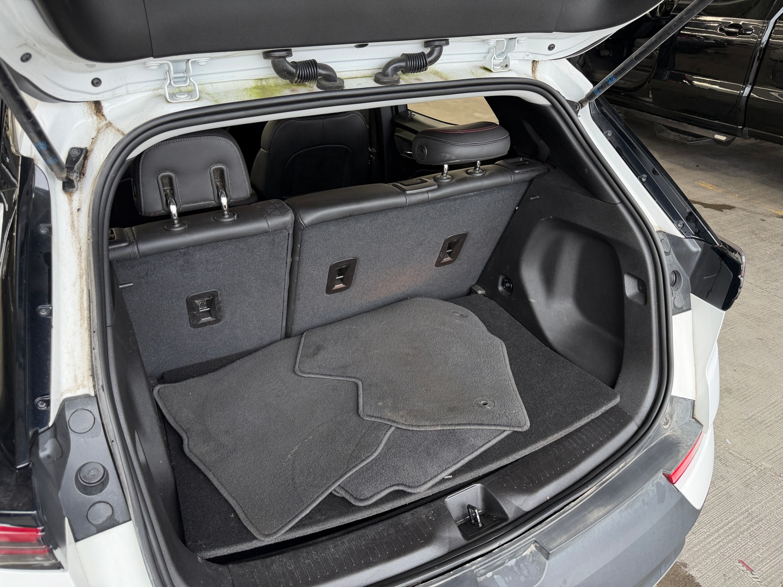 Thumbnail: 2023 Chevrolet Bolt EUV - 6
