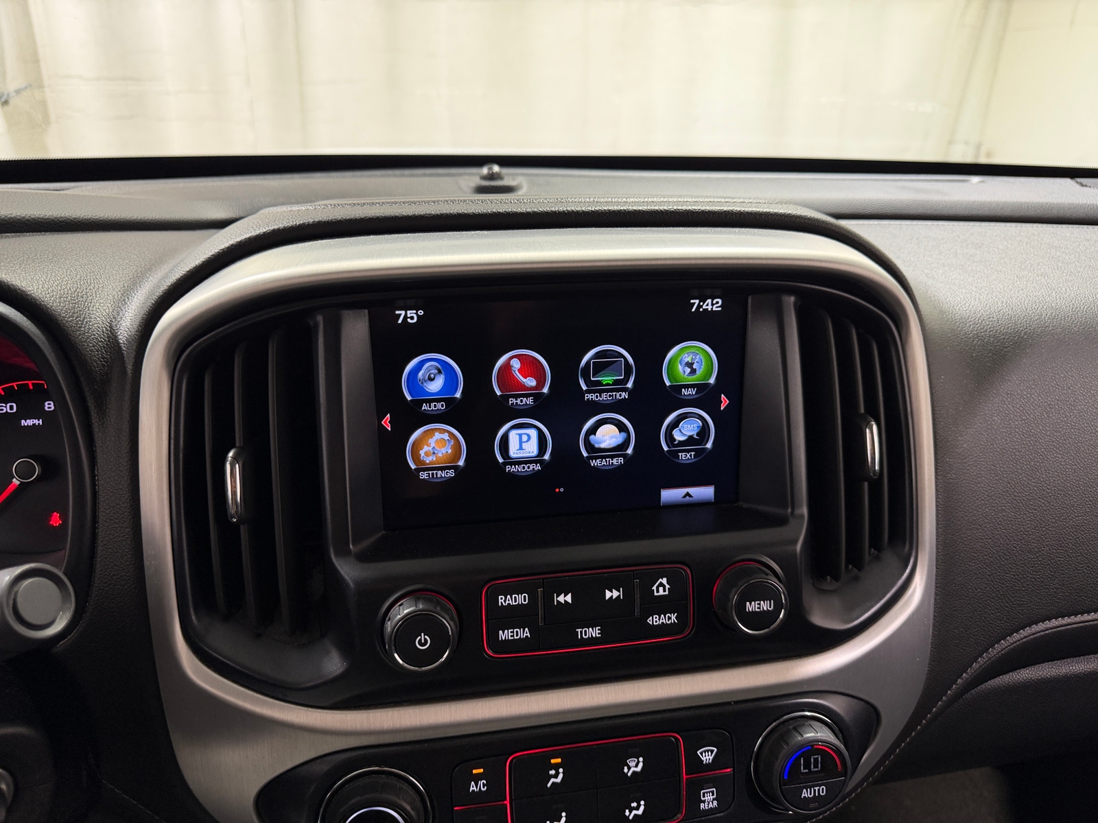 Thumbnail: 2016 GMC Canyon - 4