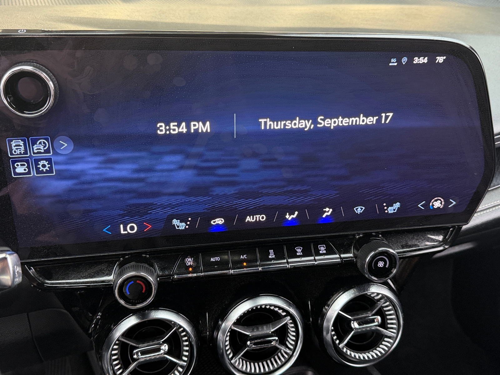 Thumbnail: 2024 Chevrolet Blazer EV - 3