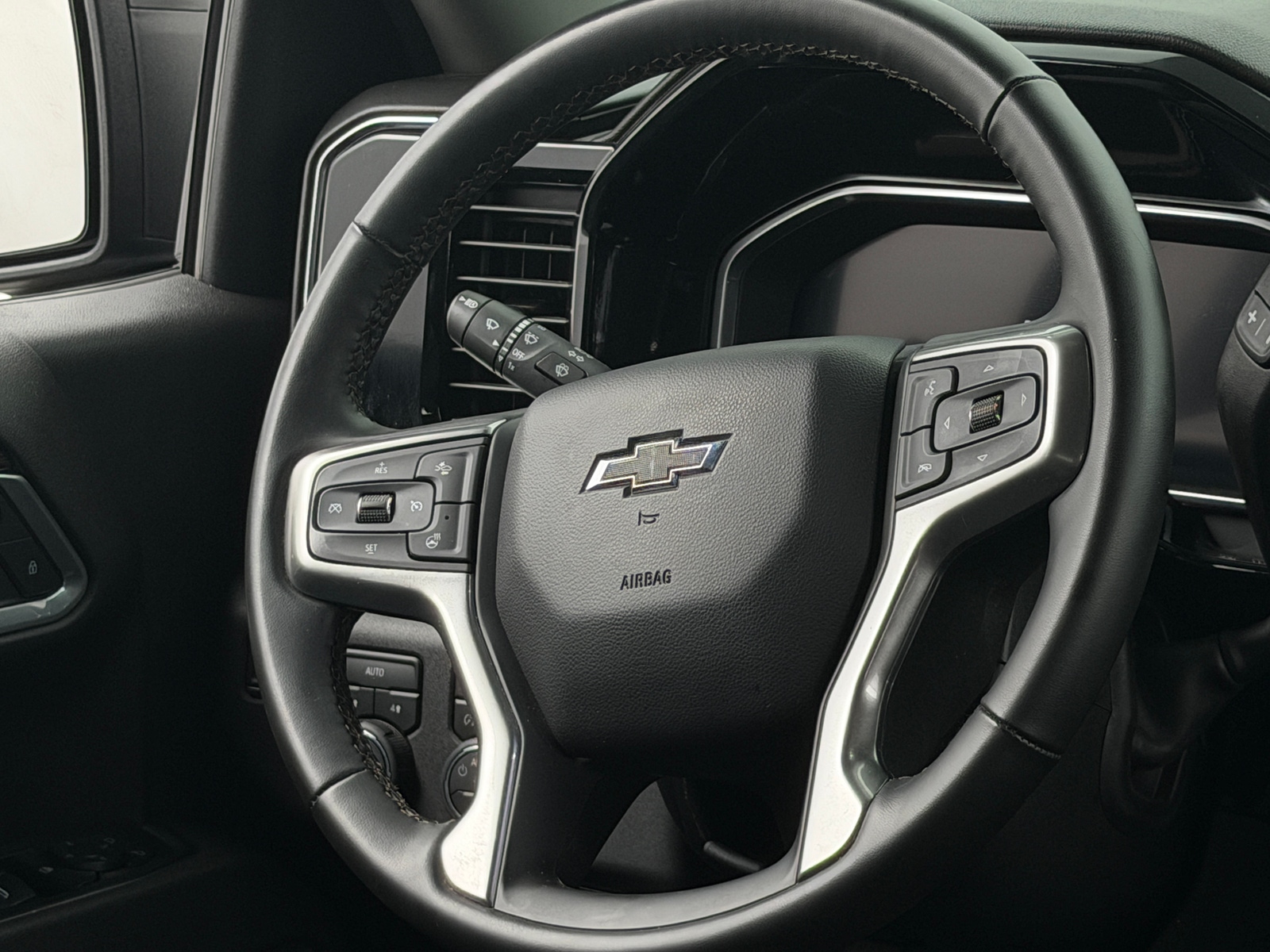 Thumbnail: 2026 Chevrolet Silverado 1500 - 5