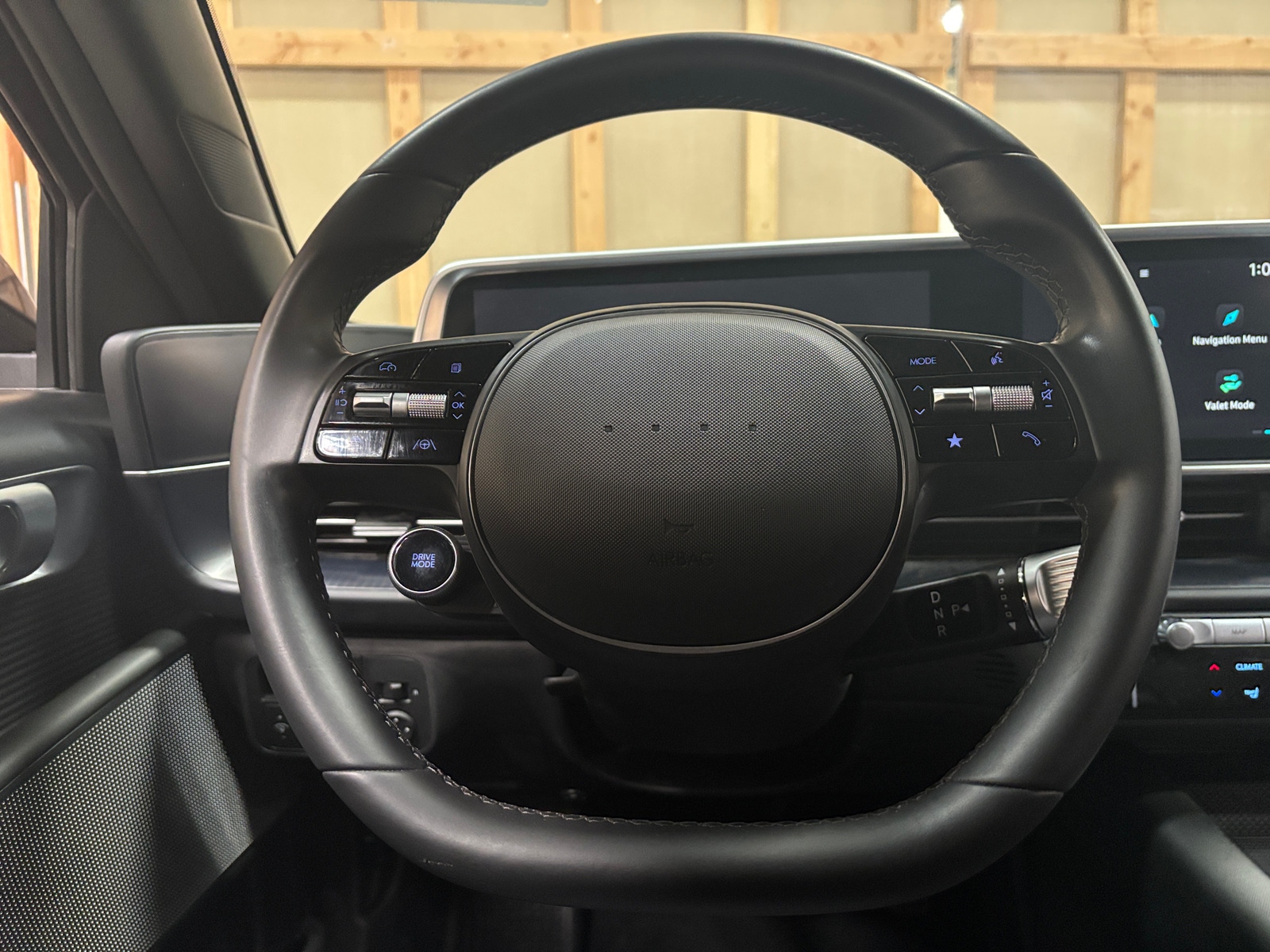 Thumbnail: 2023 Hyundai Ioniq 6 - 4