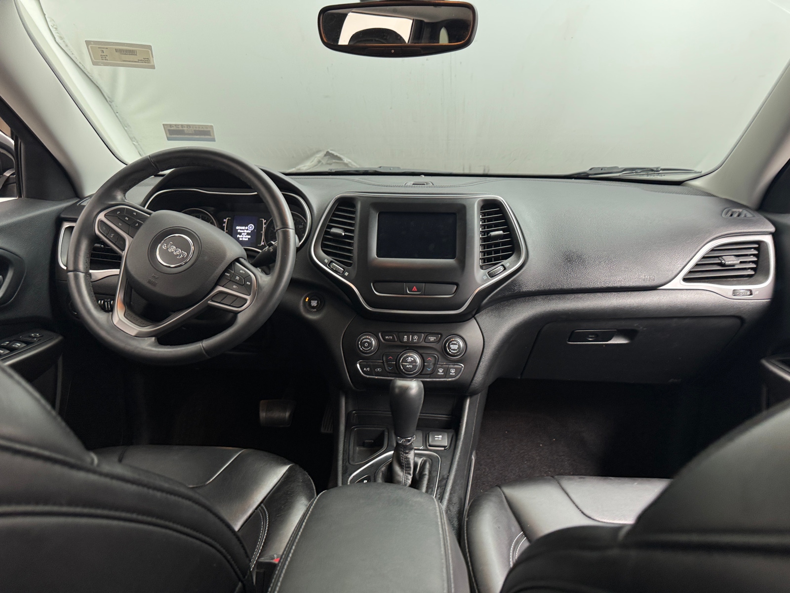 Thumbnail: 2019 Jeep Cherokee - 3