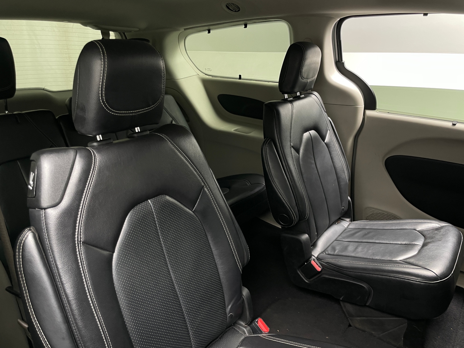 Thumbnail: 2022 Chrysler Pacifica - 5