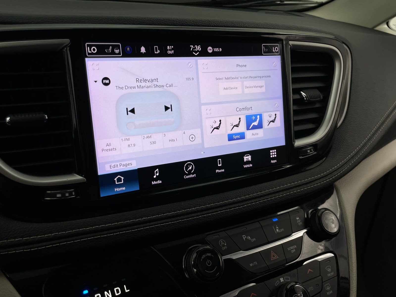 Thumbnail: 2022 Chrysler Pacifica - 3