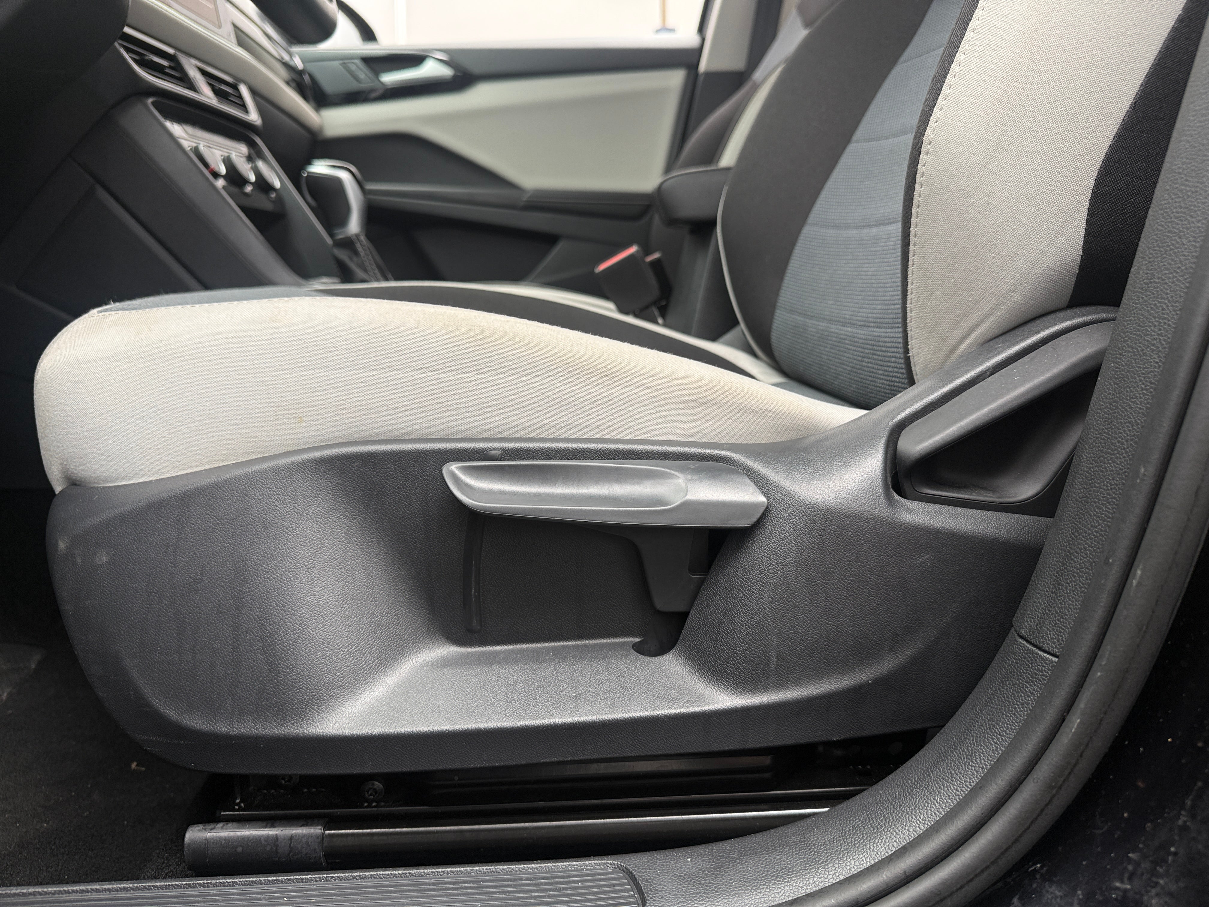 2025 Volkswagen Taos