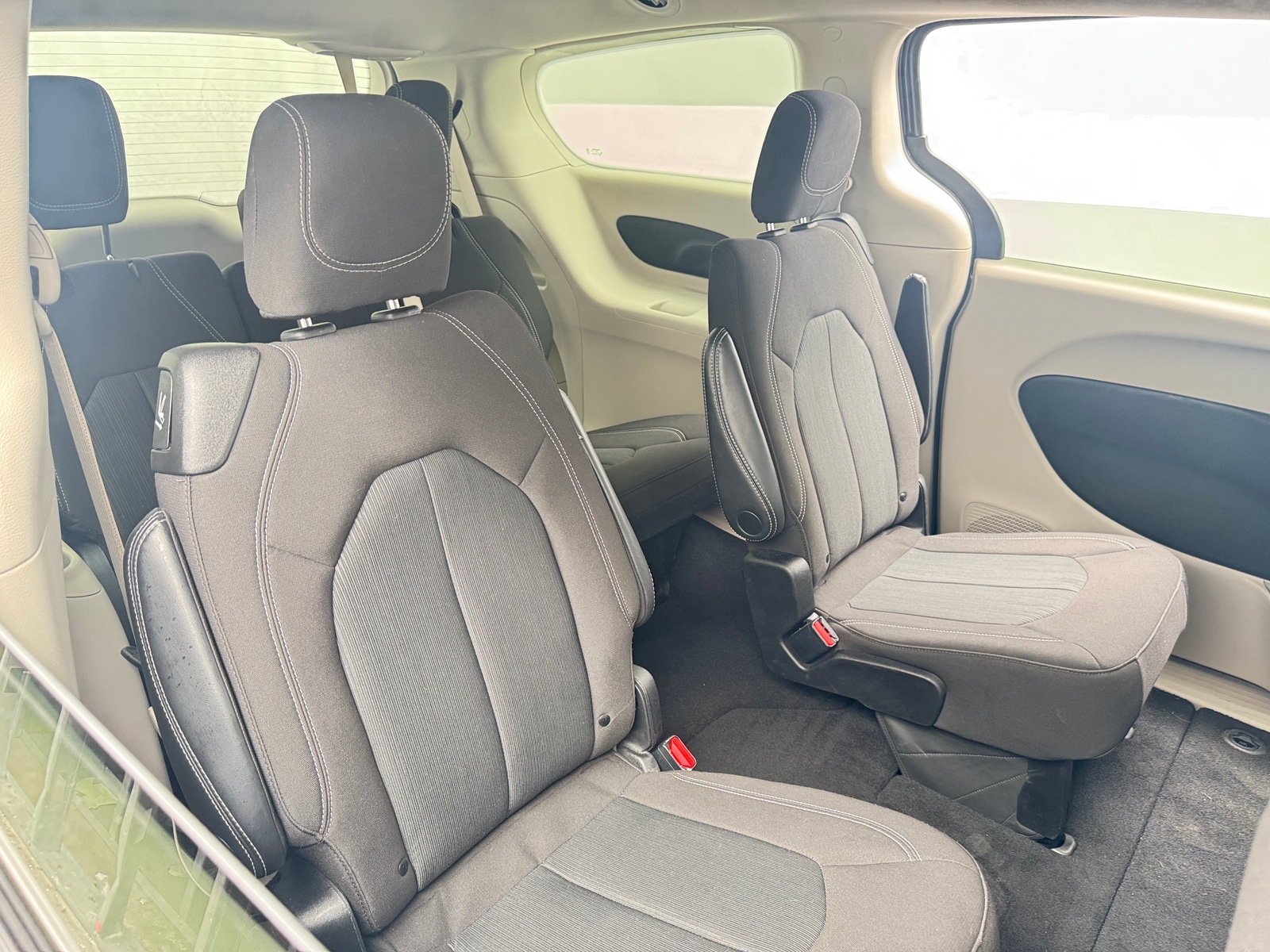 Thumbnail: 2023 Chrysler Voyager - 6