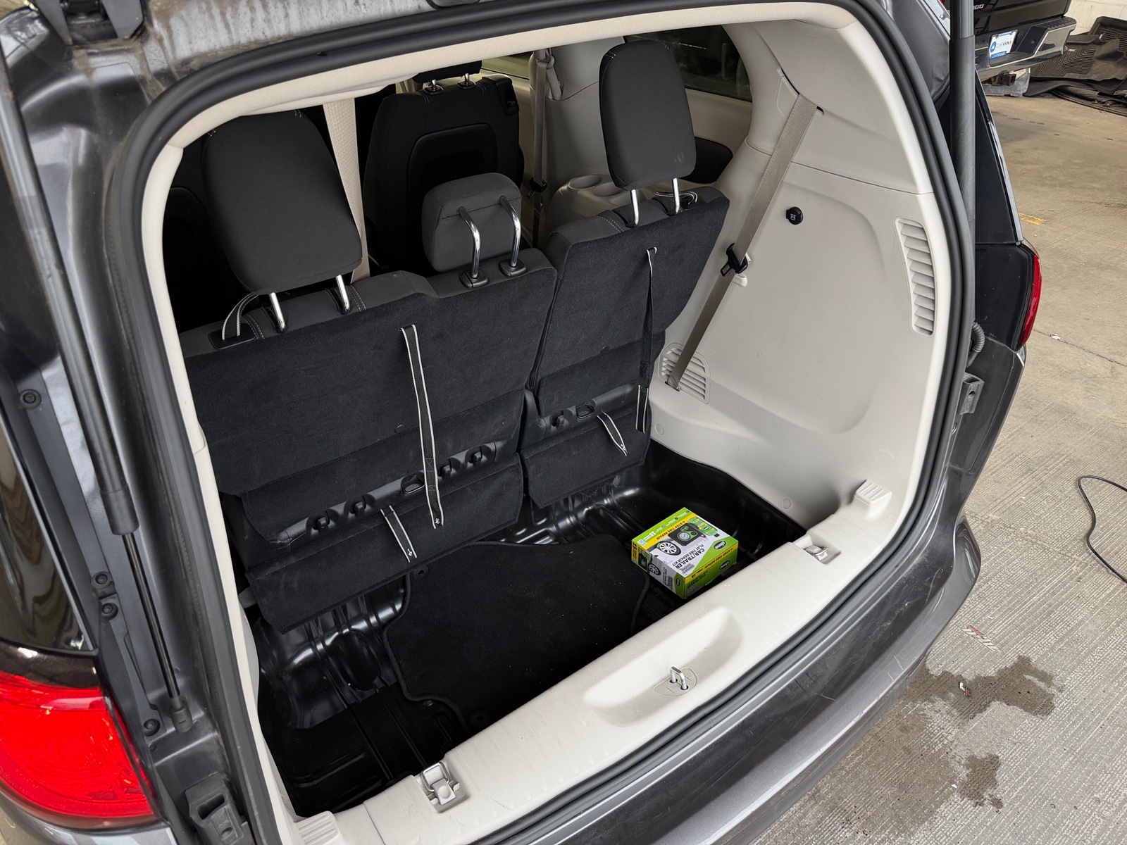 Thumbnail: 2023 Chrysler Voyager - 7