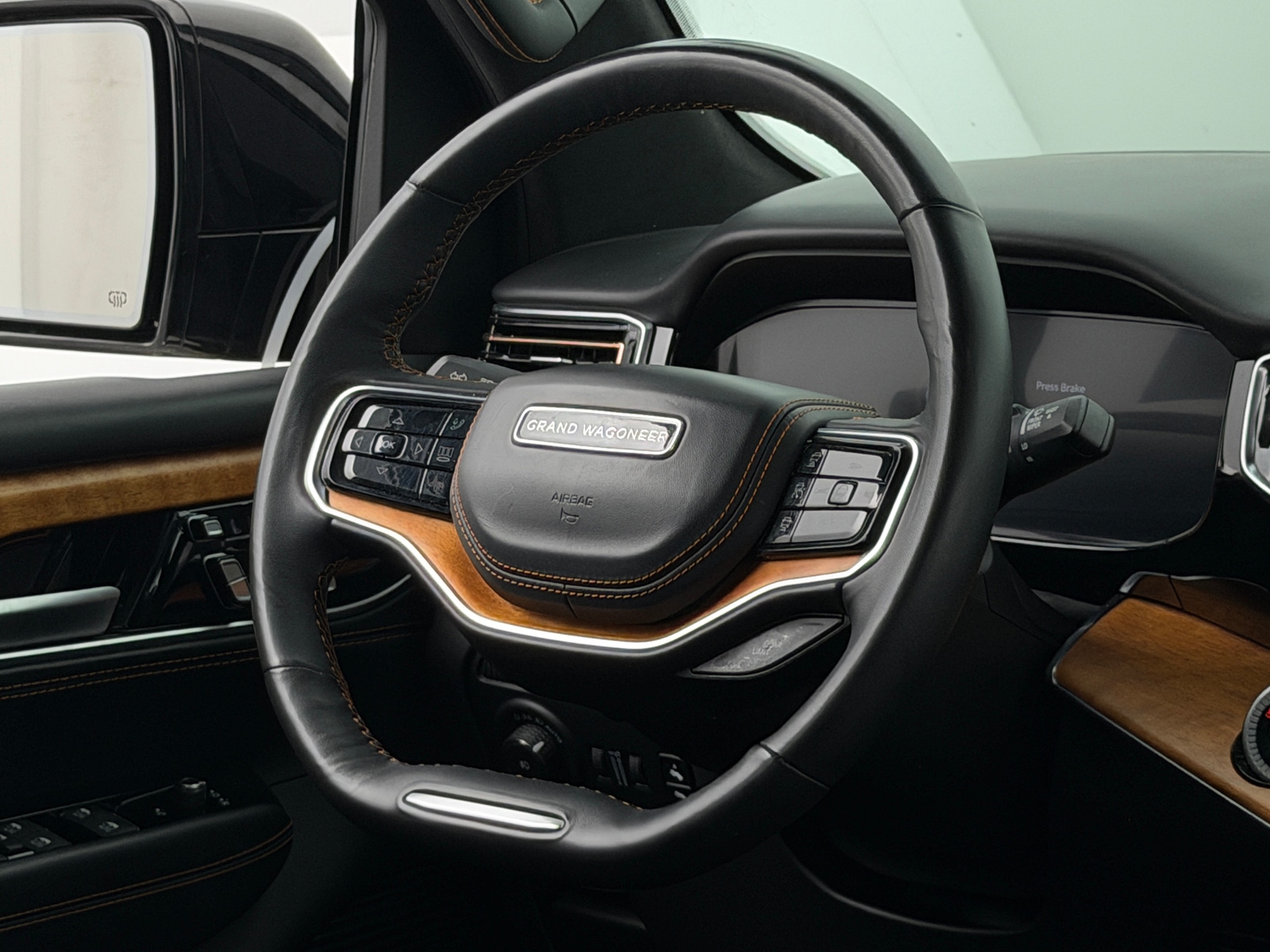 Thumbnail: 2024 Jeep Grand Wagoneer L - 4