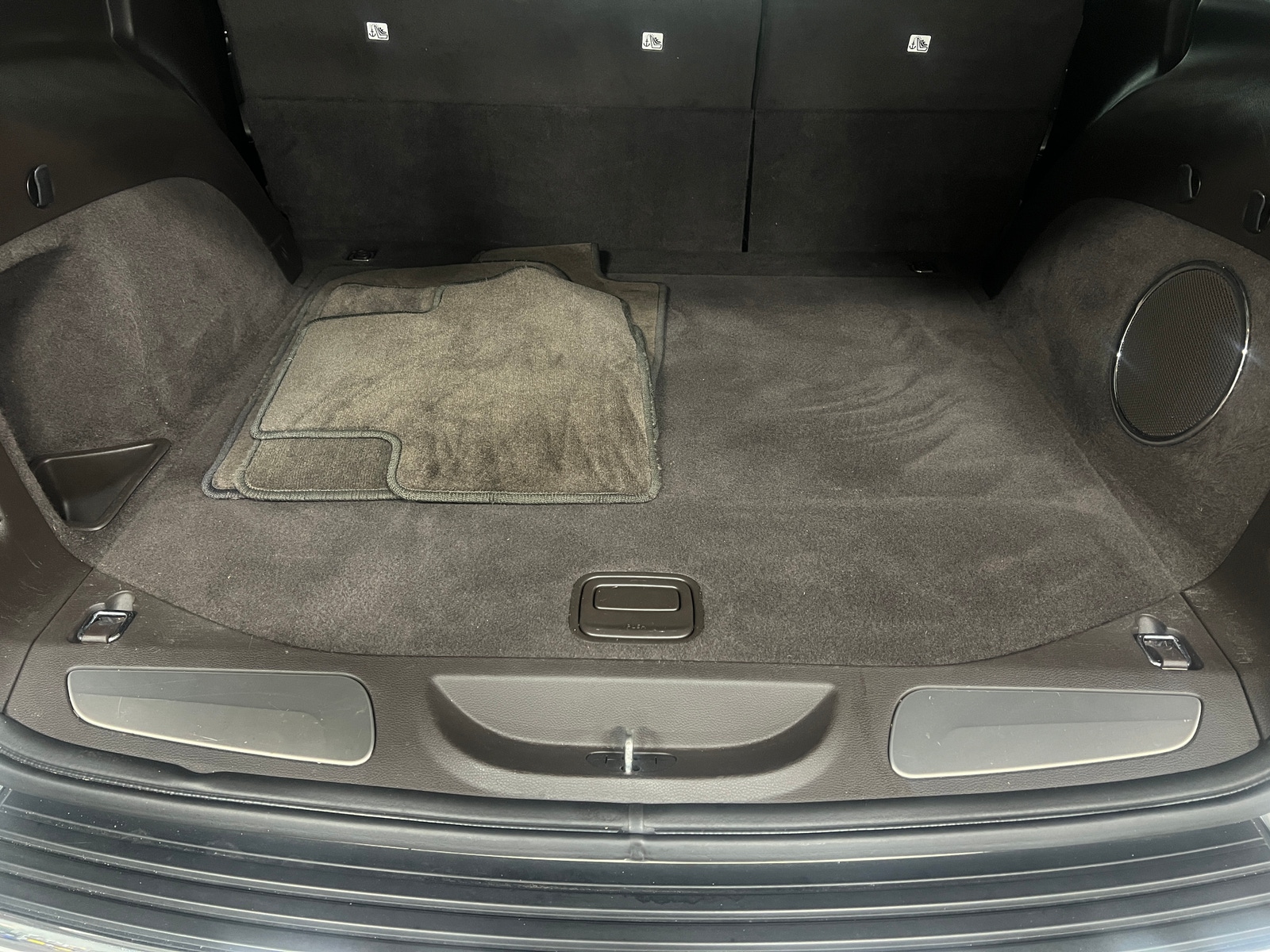 Thumbnail: 2019 Jeep Grand Cherokee - 6