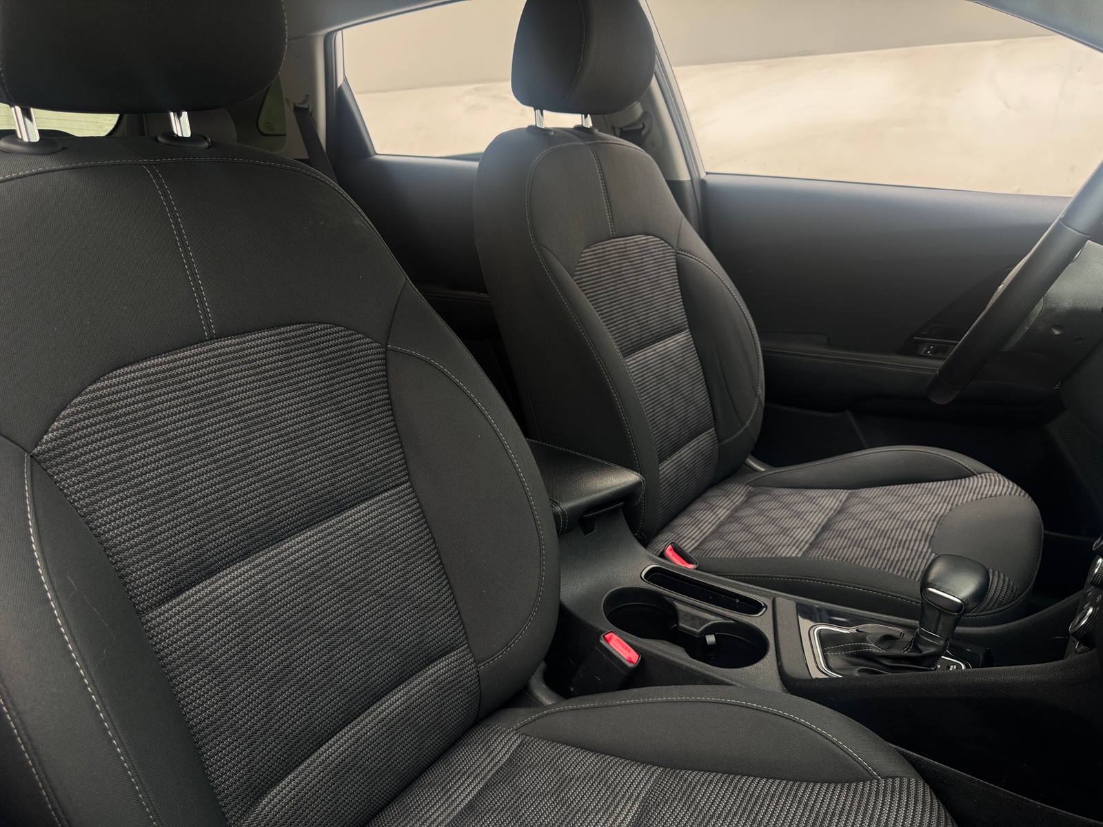 Thumbnail: 2022 Kia Niro - 2