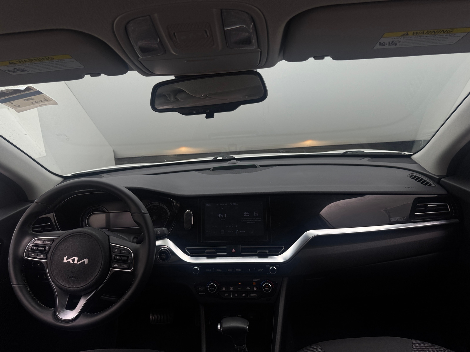 Thumbnail: 2022 Kia Niro - 3