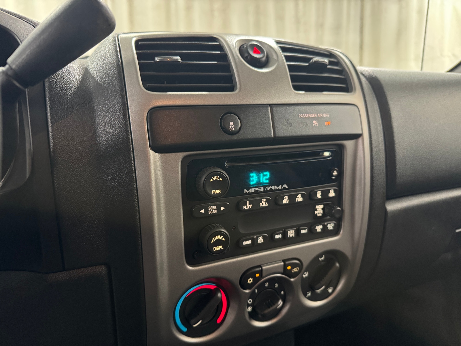 Thumbnail: 2012 Chevrolet Colorado - 4