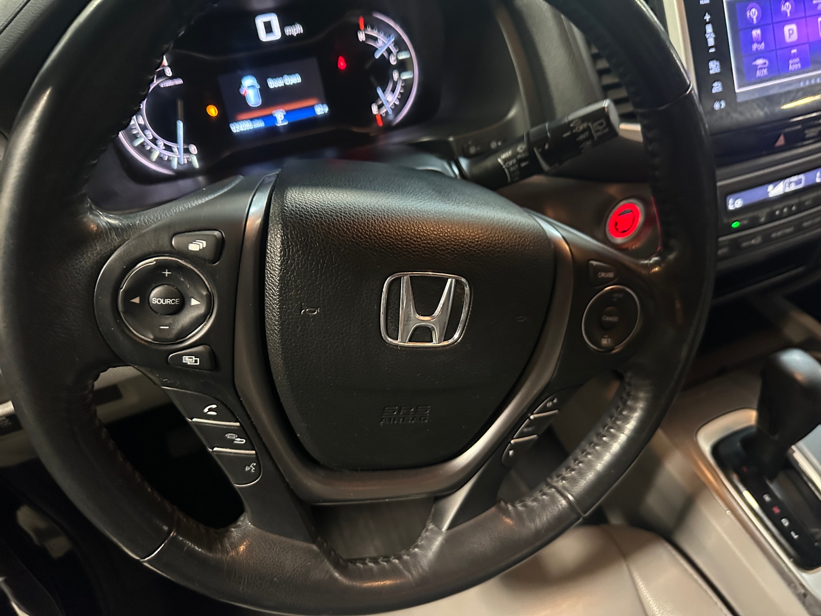 Thumbnail: 2017 Honda Pilot - 4