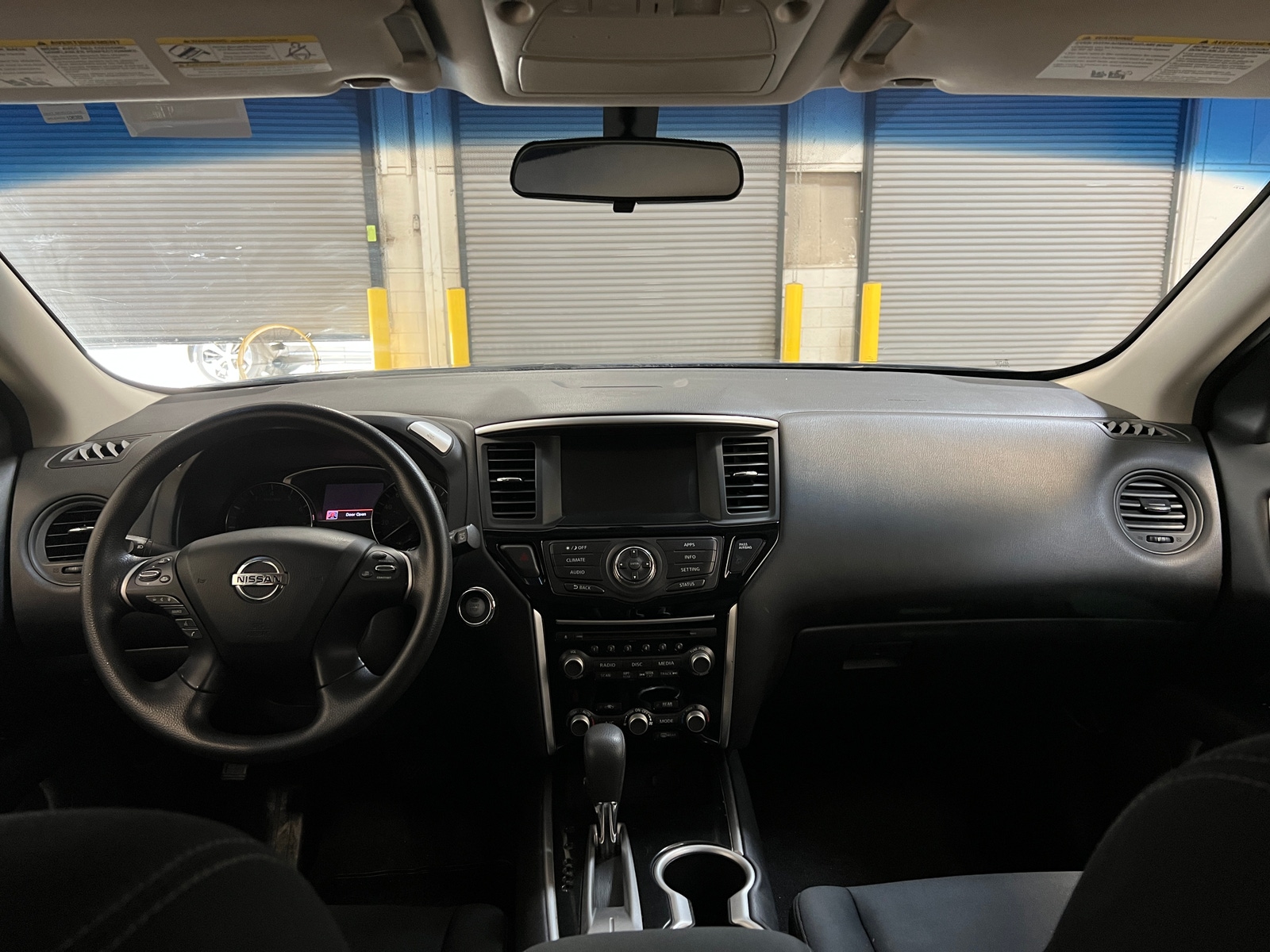 Thumbnail: 2017 Nissan Pathfinder - 3