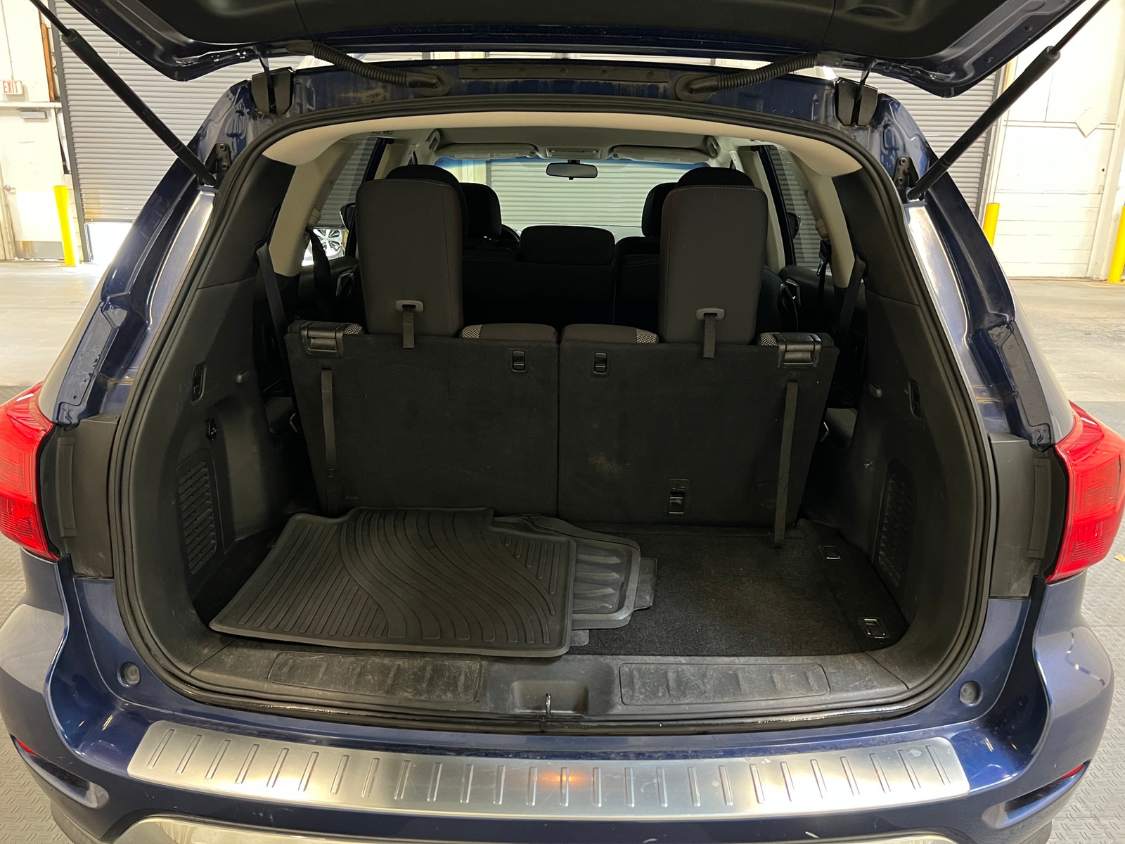 Thumbnail: 2017 Nissan Pathfinder - 7