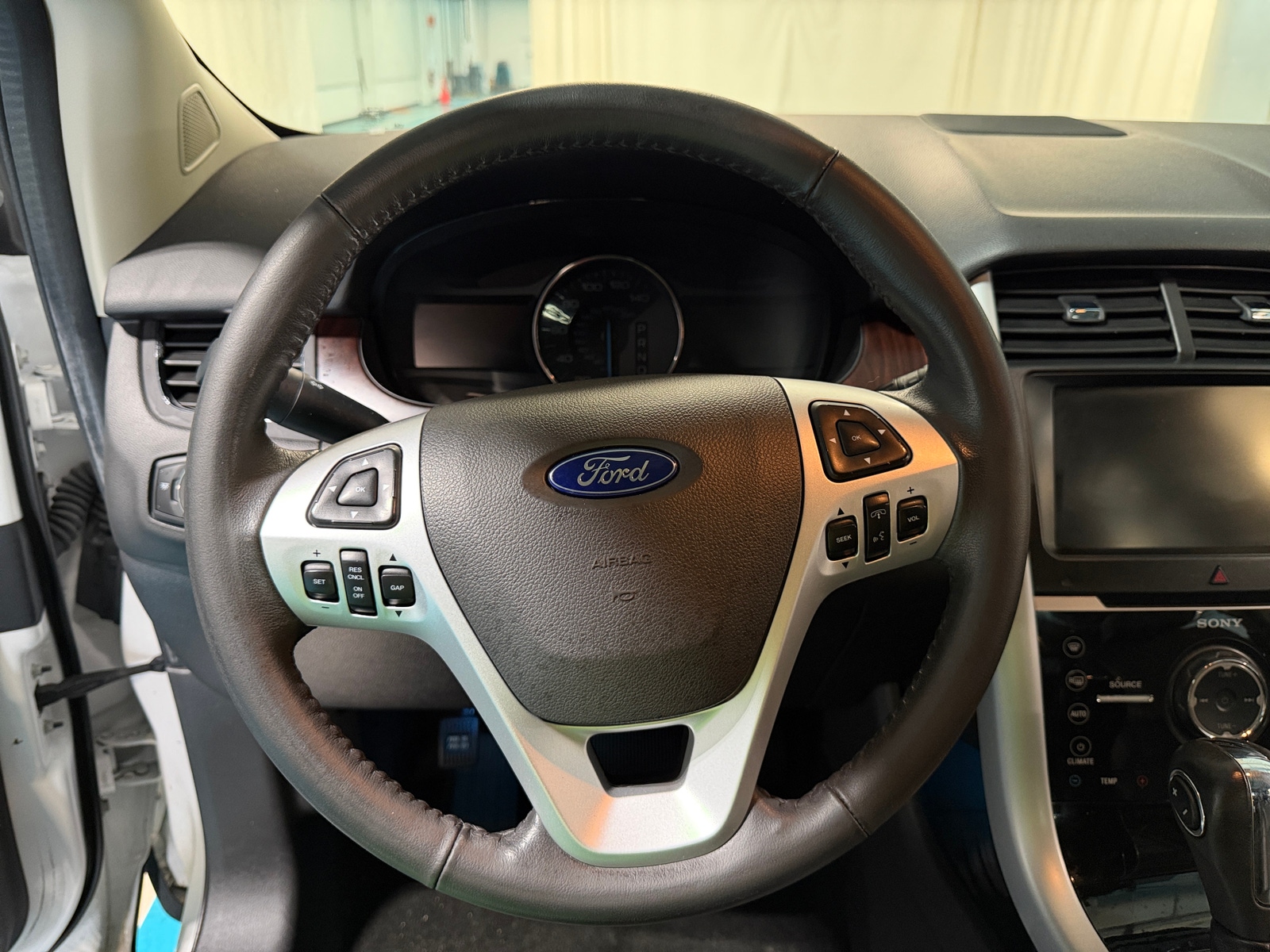 Thumbnail: 2014 Ford Edge - 4