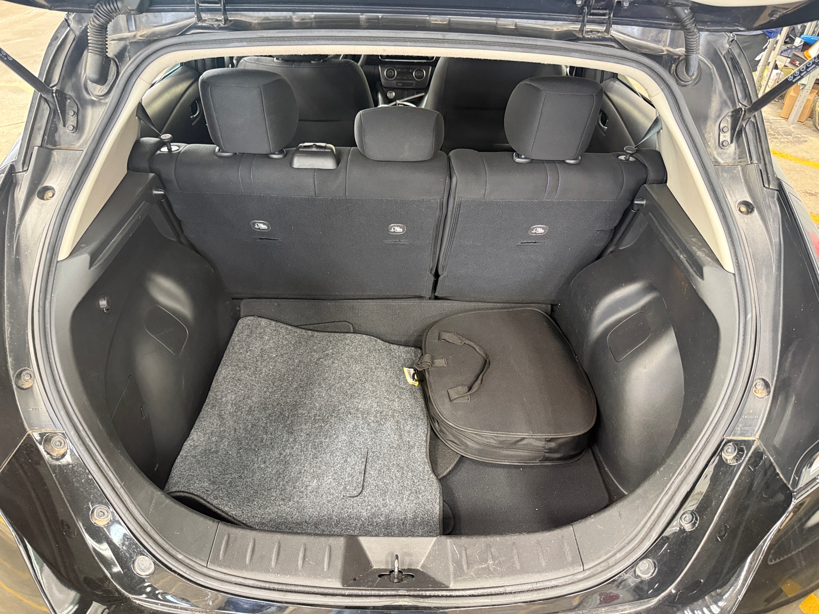 Thumbnail: 2022 Nissan Leaf - 7