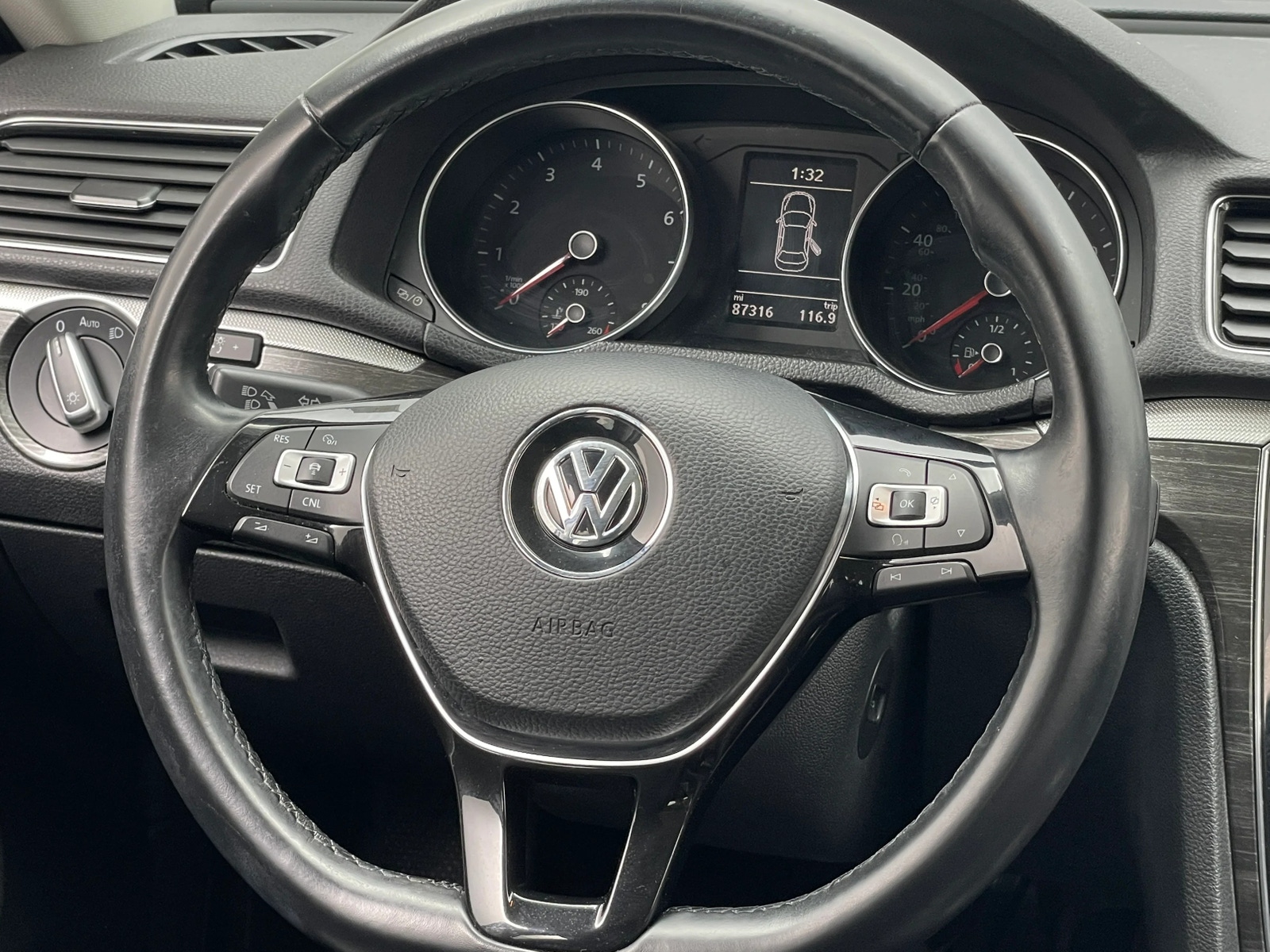 Thumbnail: 2018 Volkswagen Passat - 4