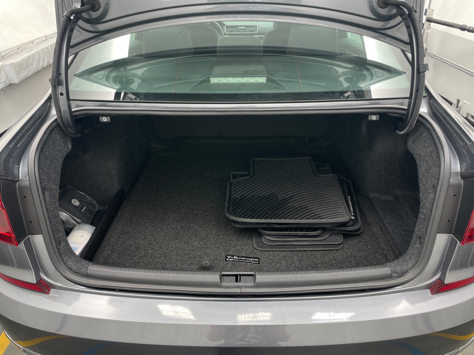 Thumbnail: 2018 Volkswagen Passat - 6