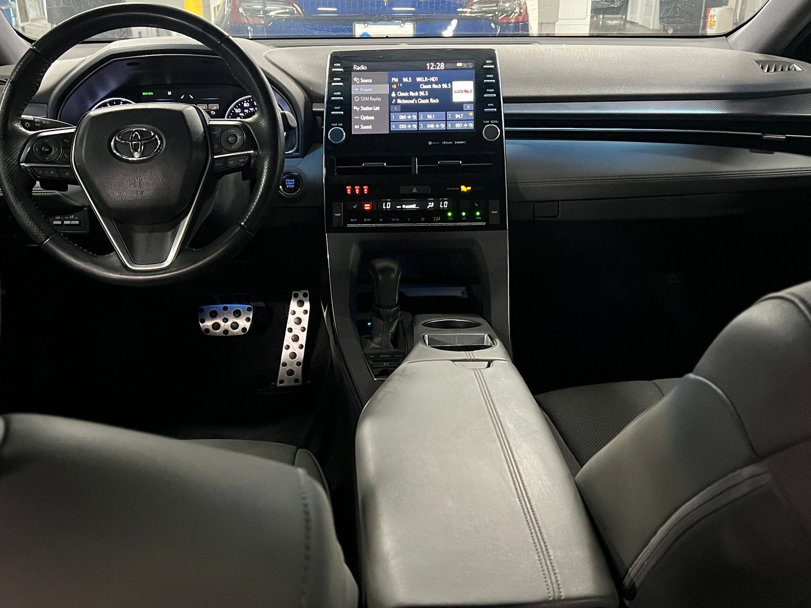 Thumbnail: 2019 Toyota Avalon - 3