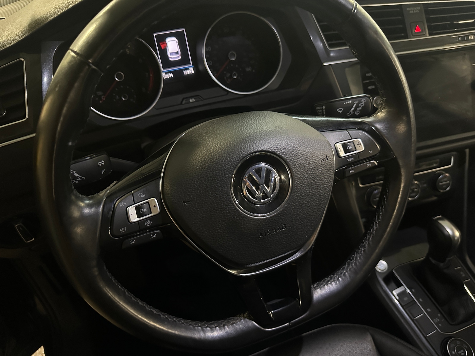 Thumbnail: 2019 Volkswagen Tiguan - 4