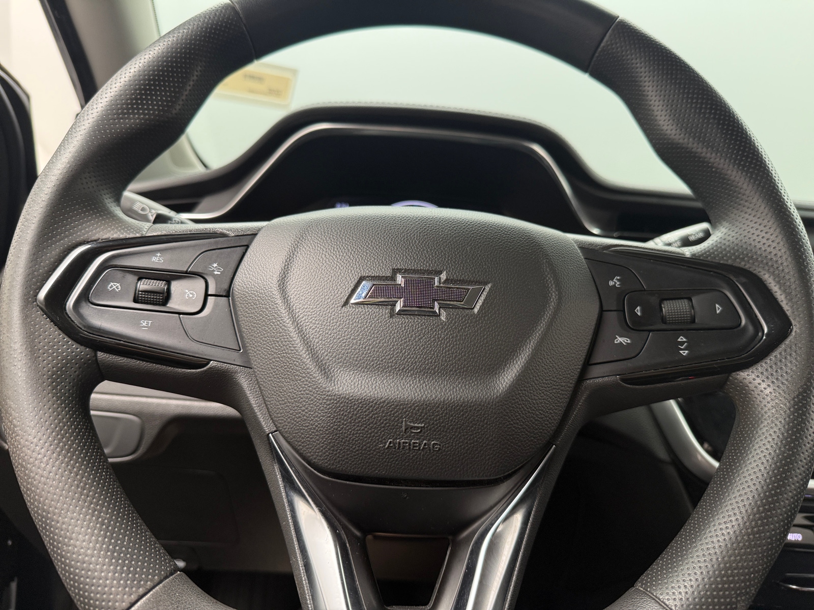 Thumbnail: 2023 Chevrolet Bolt EUV - 5