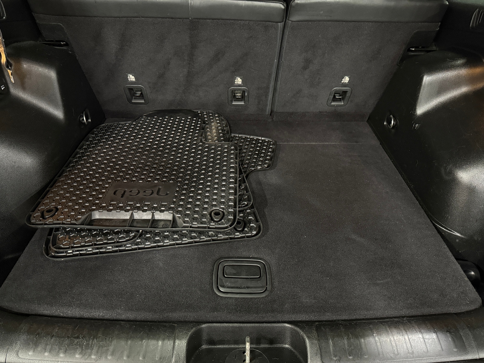 Thumbnail: 2019 Jeep Cherokee - 6