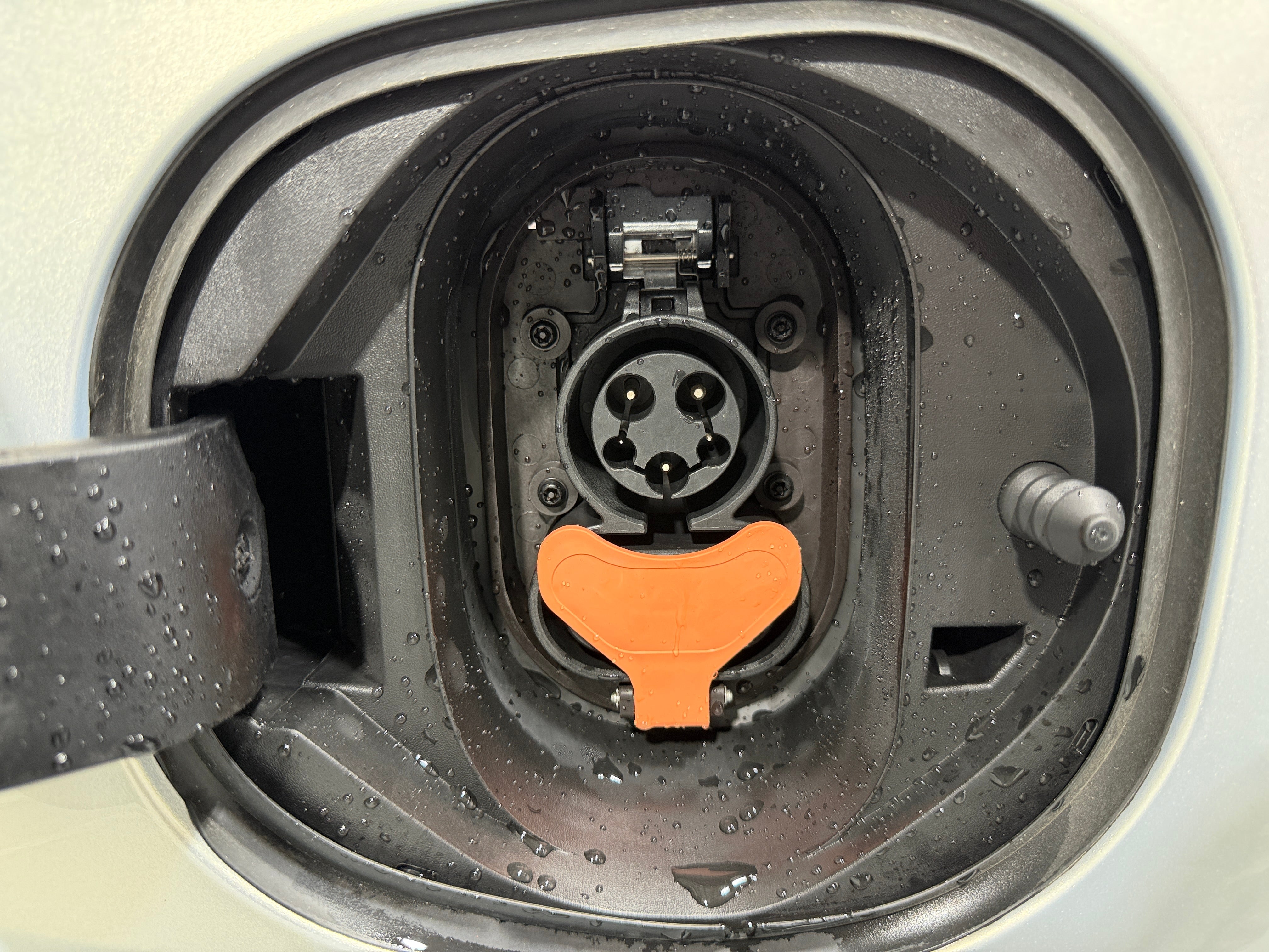 Used 2023 Chevrolet Bolt EV 2LT with VIN 1G1FX6S05P4170176 for sale in Pewaukee, WI