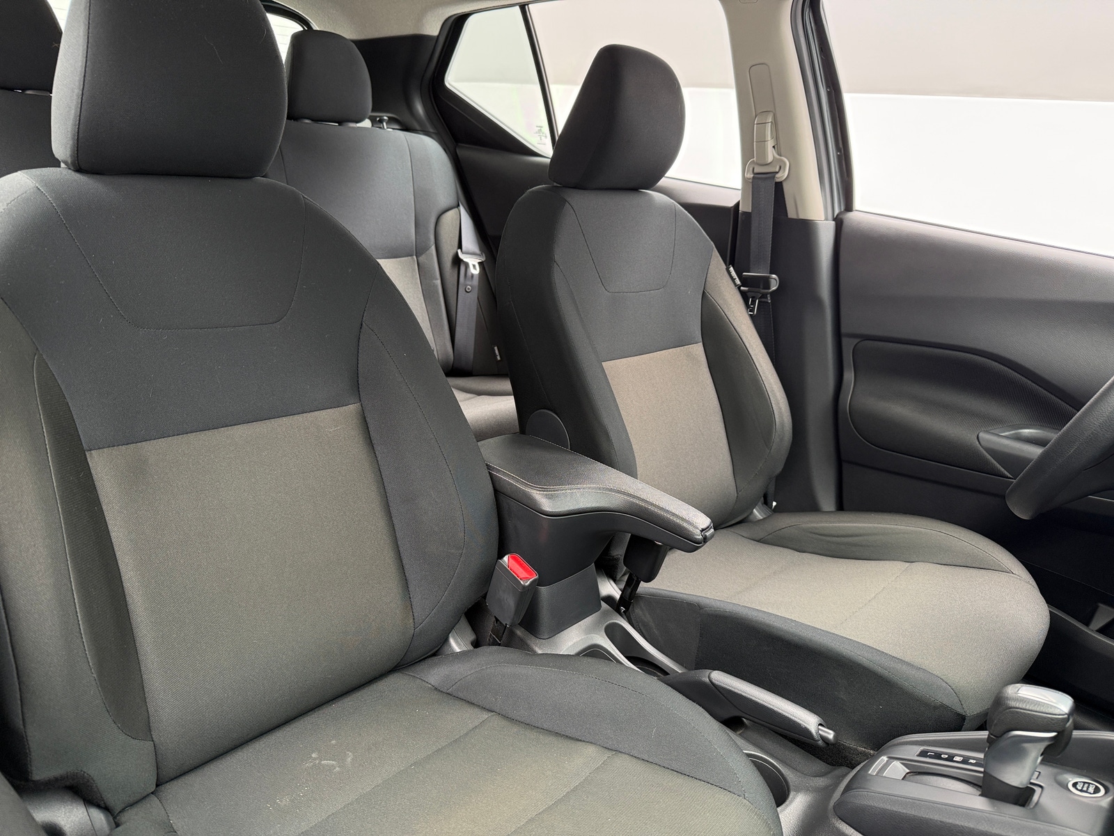 Thumbnail: 2025 Nissan Kicks - 2