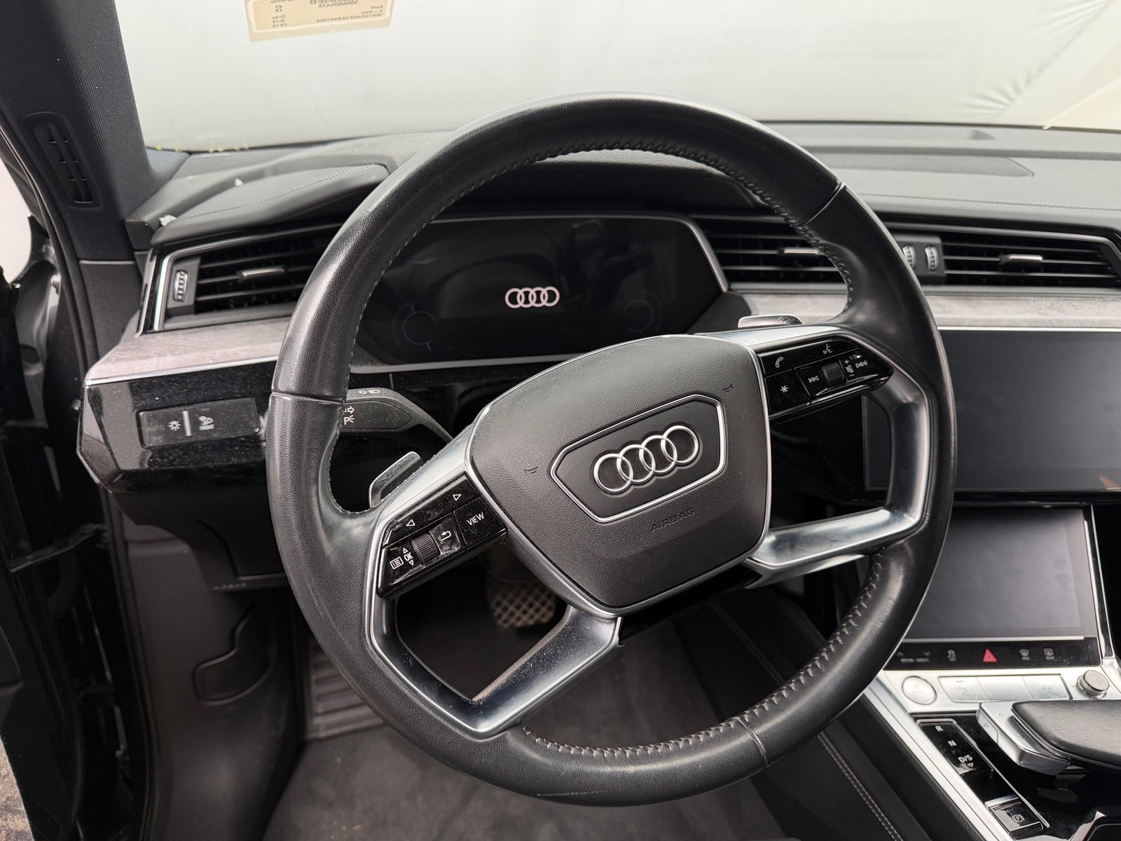 Thumbnail: 2019 Audi e-tron - 4