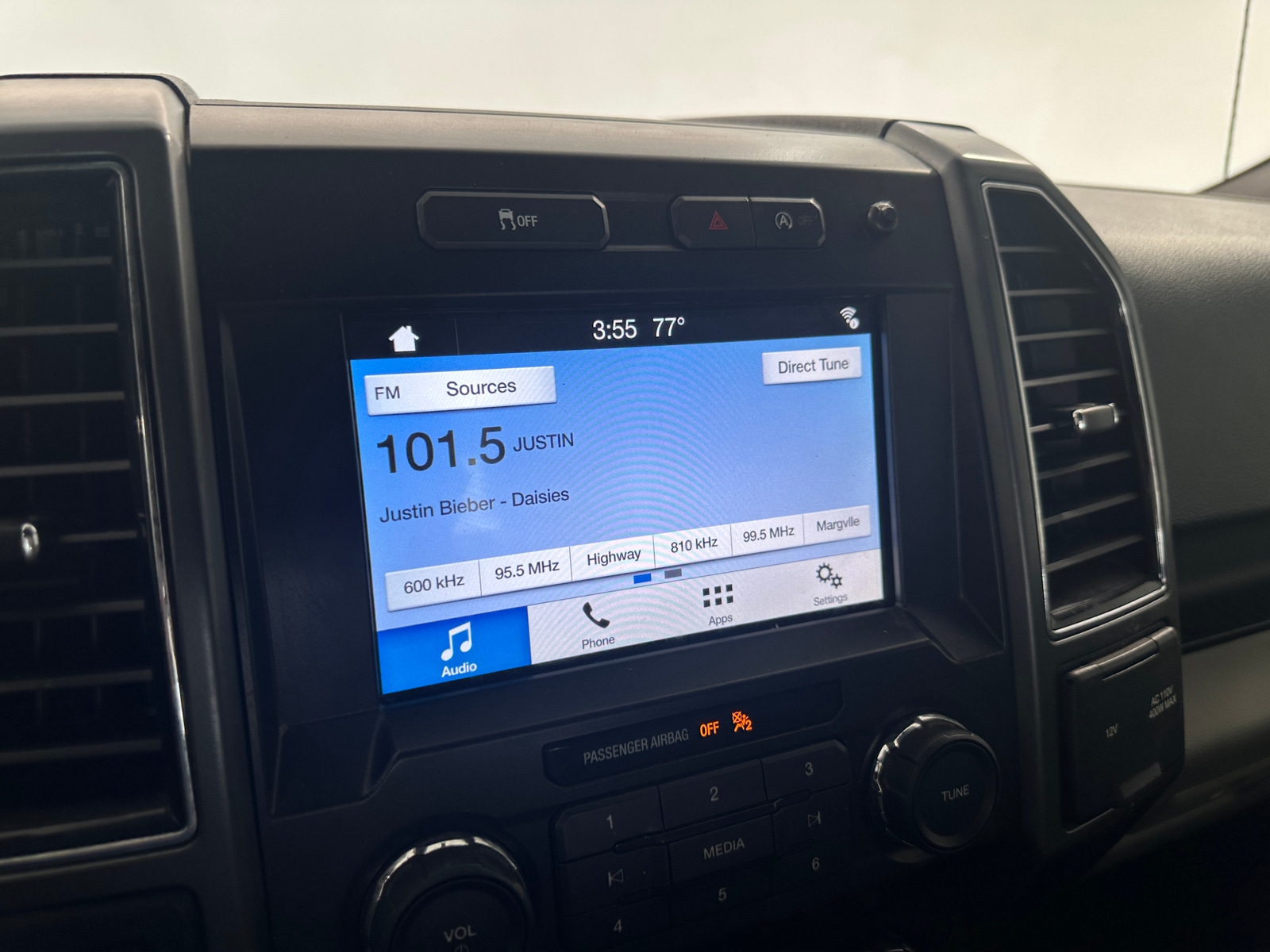 Thumbnail: 2019 Ford Econoline - 4