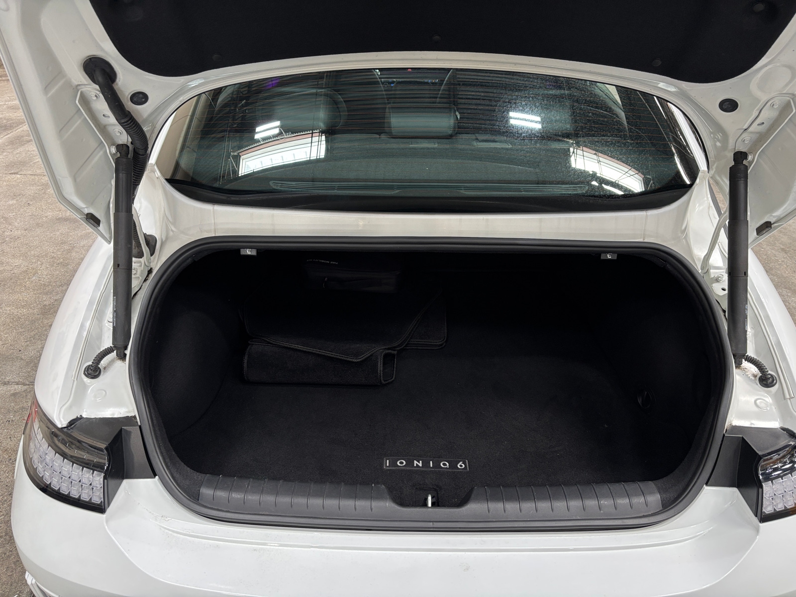 Thumbnail: 2023 Hyundai Ioniq 6 - 6
