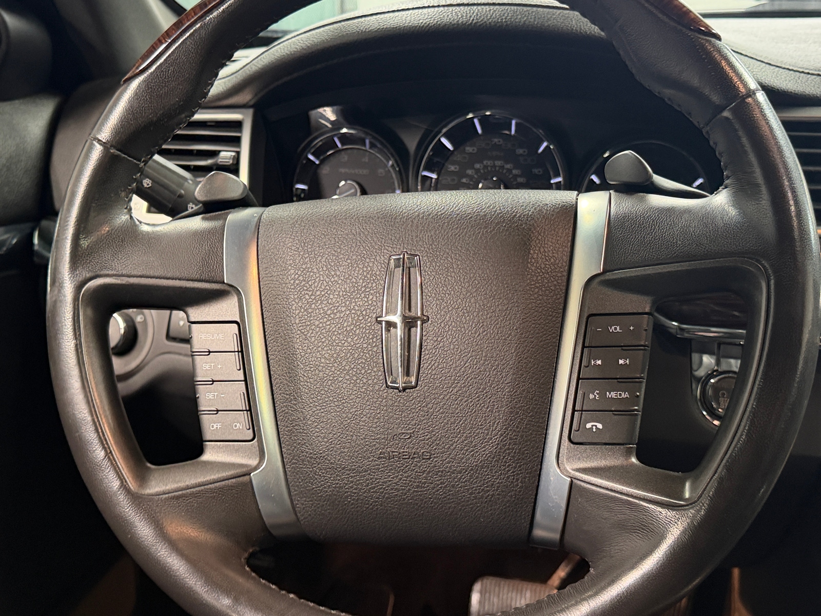 Thumbnail: 2012 Lincoln MKS - 4