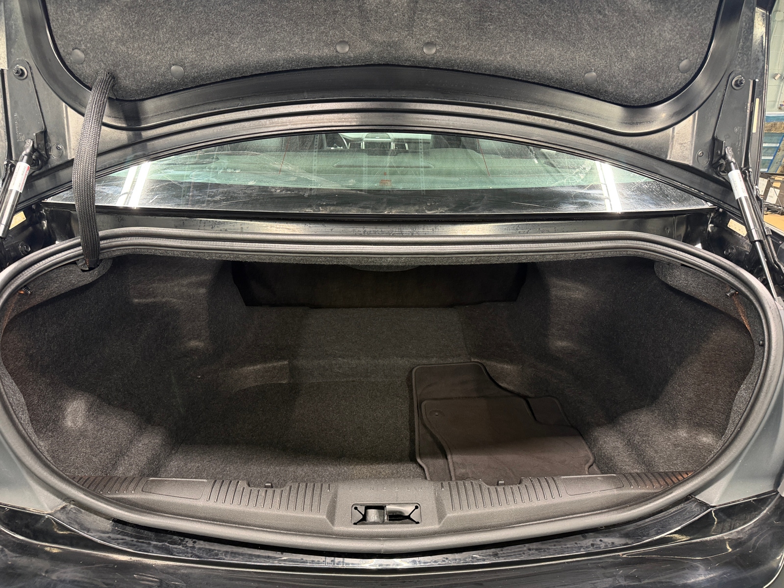 Thumbnail: 2012 Lincoln MKS - 6