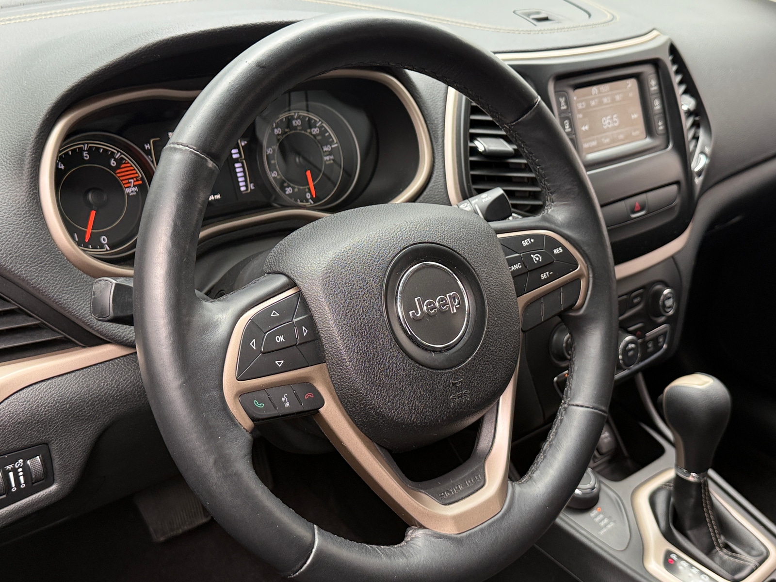 Thumbnail: 2016 Jeep Cherokee - 5