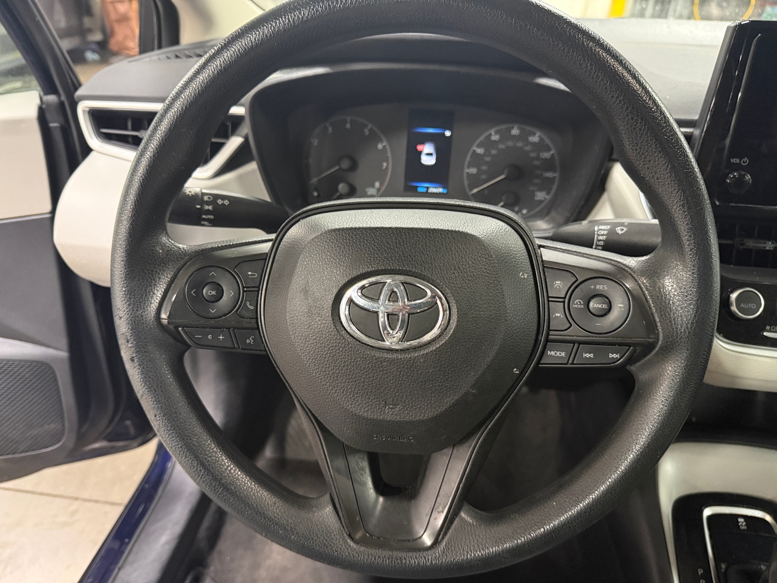 Thumbnail: 2023 Toyota Corolla - 5