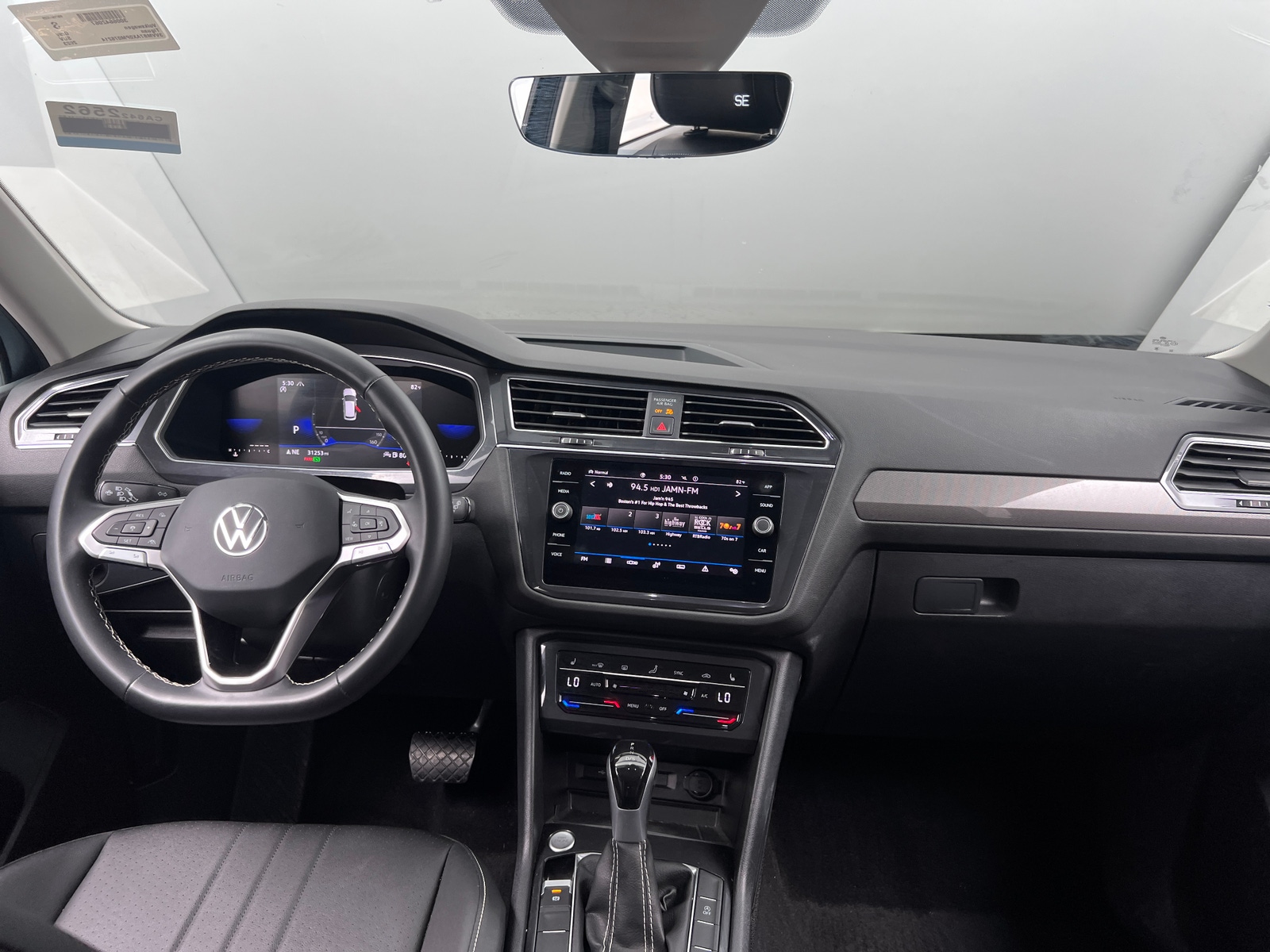 Thumbnail: 2023 Volkswagen Tiguan - 2