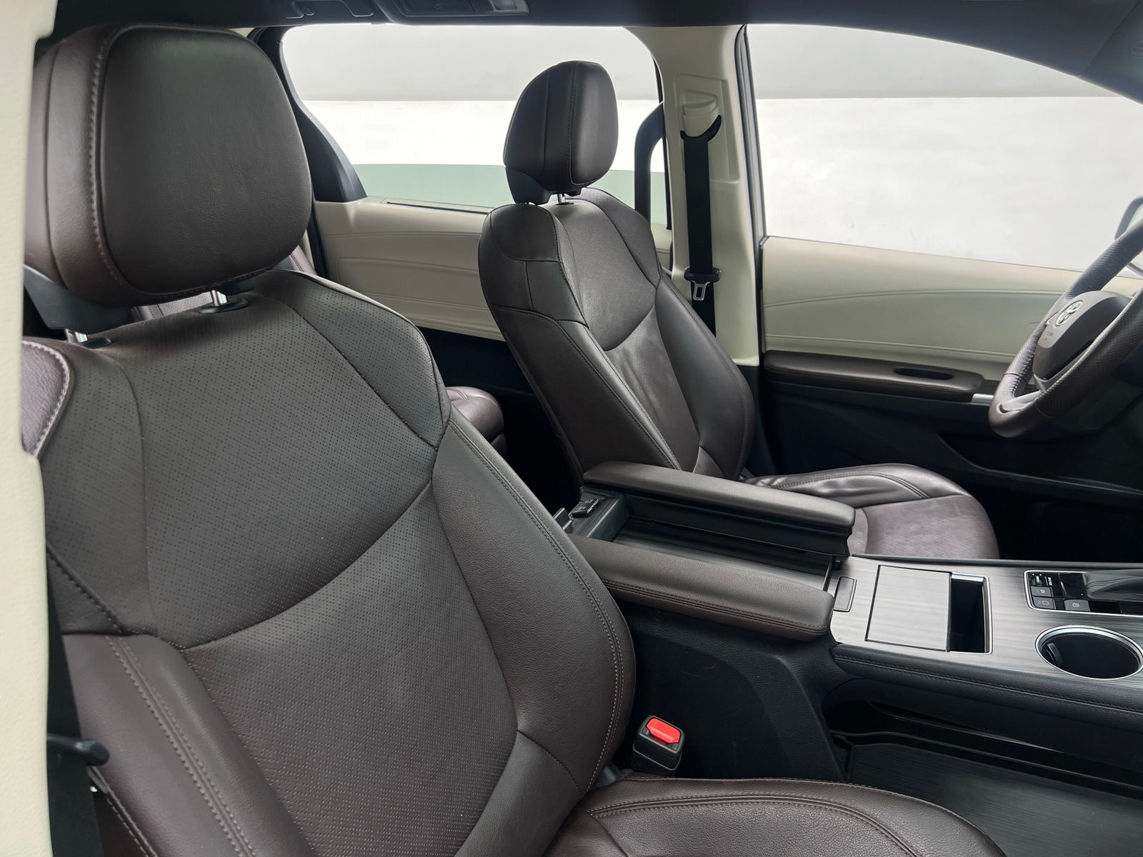 Thumbnail: 2022 Toyota Sienna - 2
