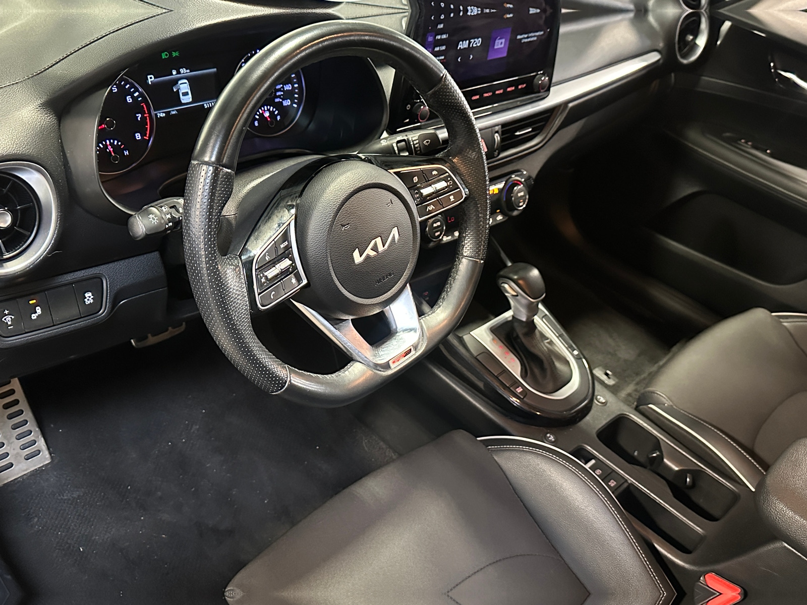 Thumbnail: 2023 Kia Forte - 4