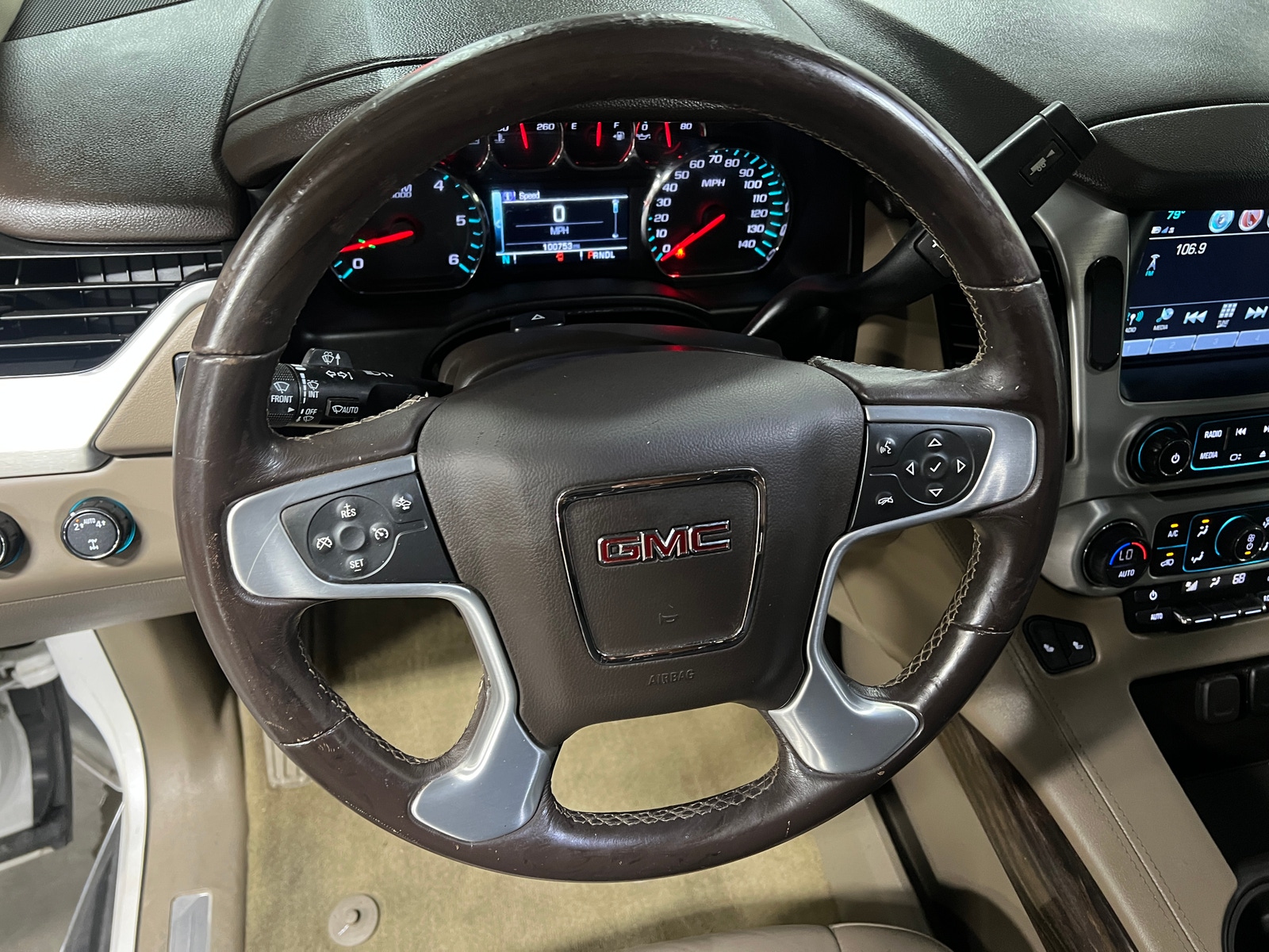 Thumbnail: 2018 GMC Yukon XL - 4