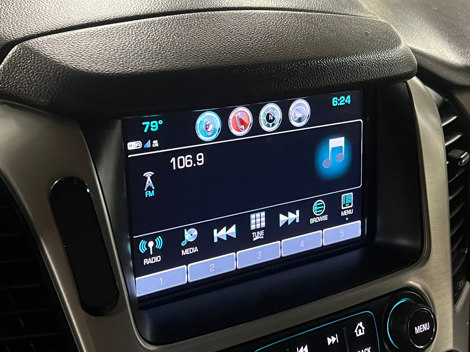 Thumbnail: 2018 GMC Yukon XL - 3