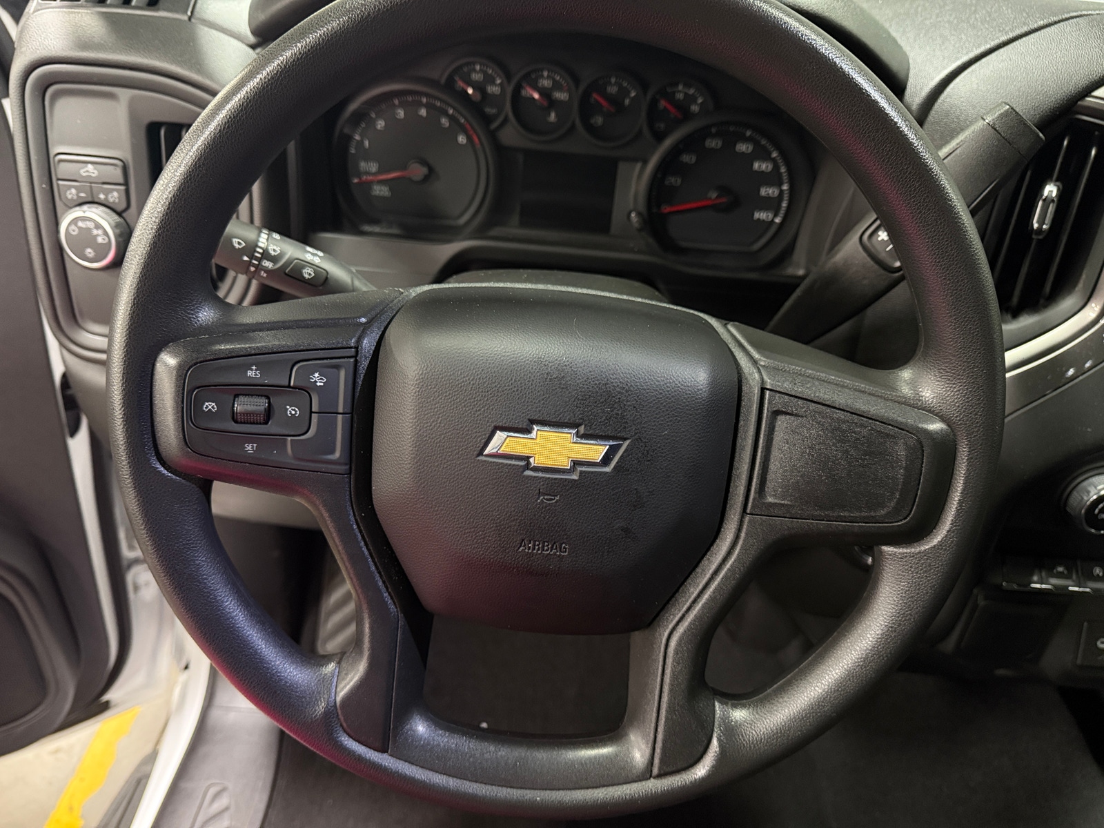 Thumbnail: 2025 Chevrolet Silverado 1500 - 5