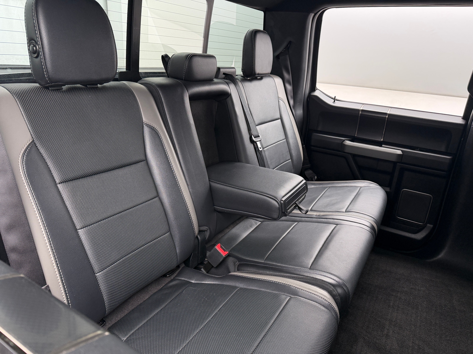 Thumbnail: 2018 Ford Econoline - 6