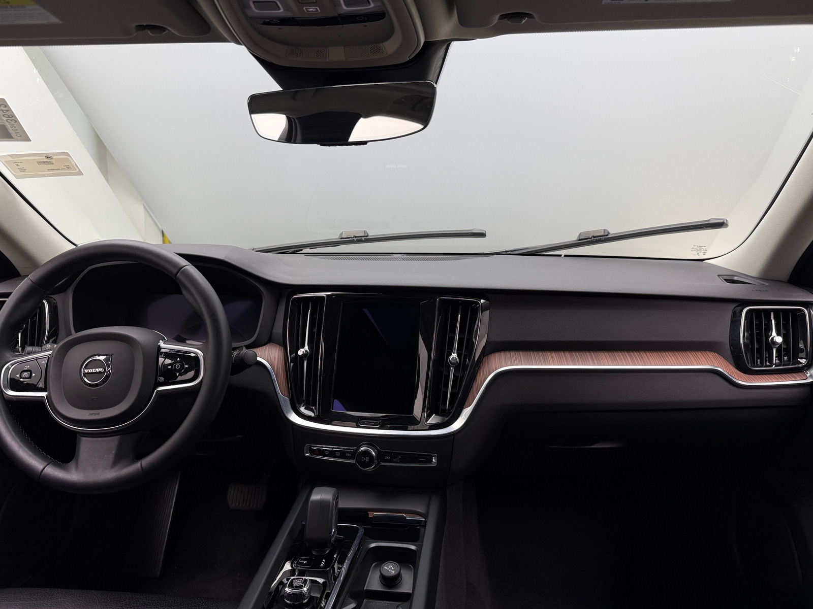 Thumbnail: 2024 Volvo S60 - 2