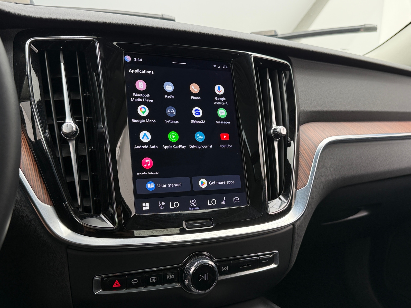 Thumbnail: 2024 Volvo S60 - 3