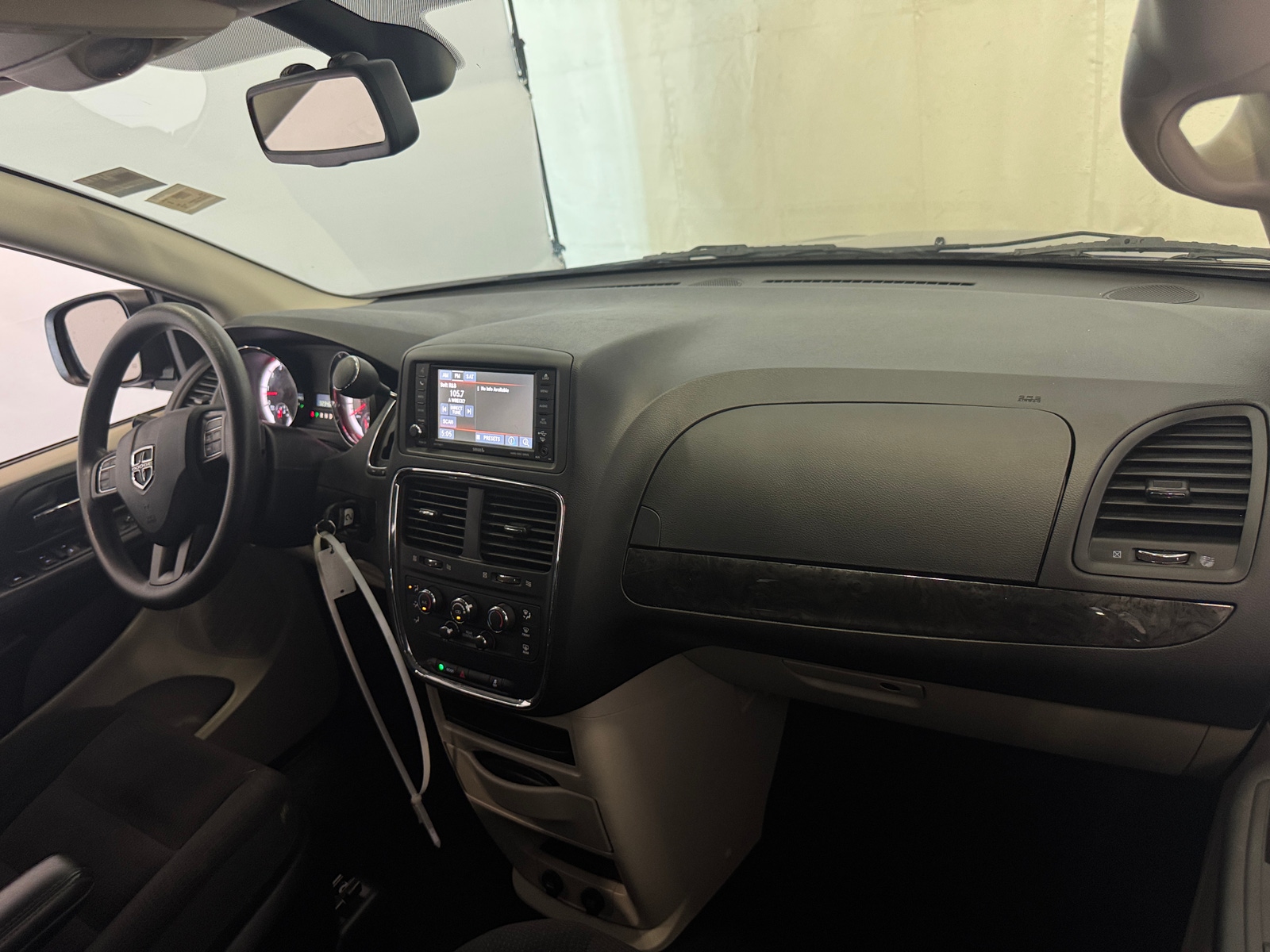 Thumbnail: 2018 Dodge Grand Caravan - 3
