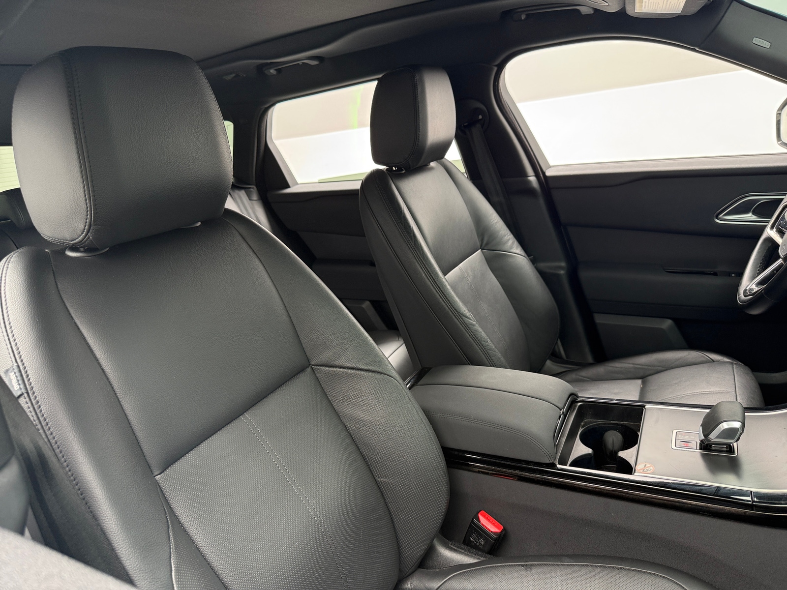 Thumbnail: 2025 Land Rover Range Rover Velar - 2